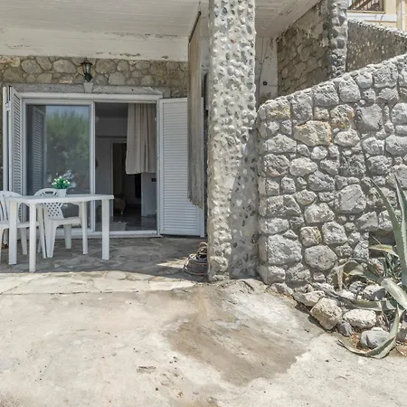 Syrios No 2 * Myrties